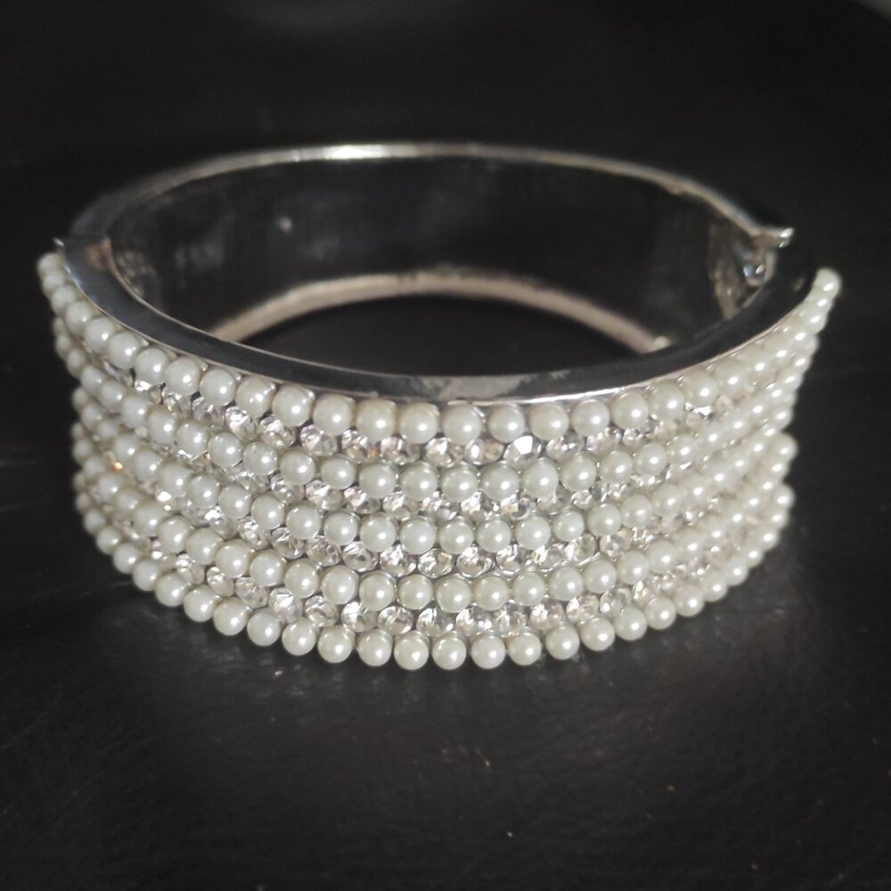 Women's bracelet firm ALDO